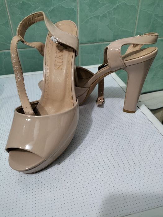 Босоножка почти новый