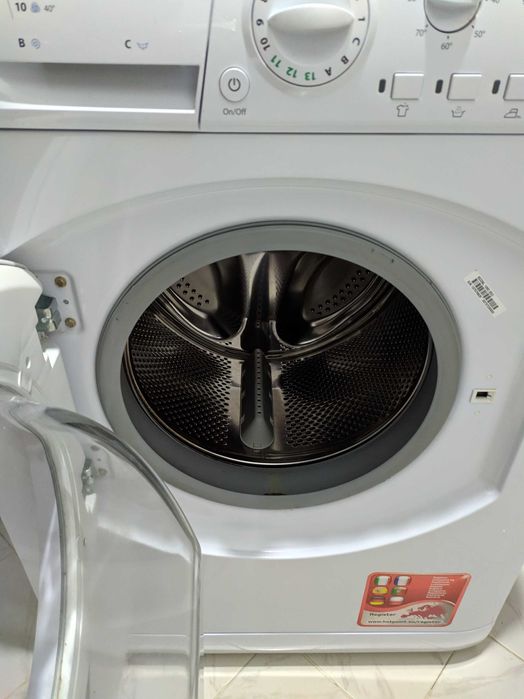 Пералня Аристон ХотпоинТ