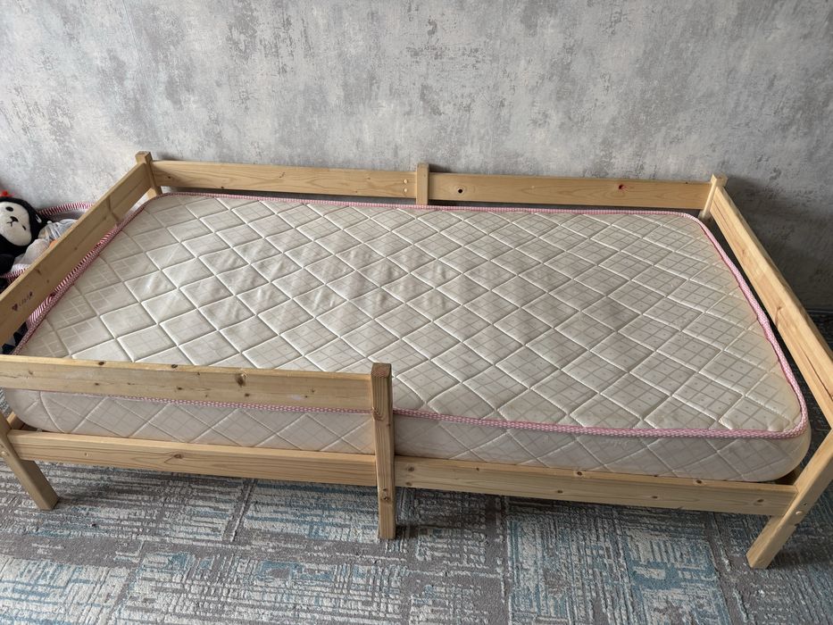 Продам кровать 180*90