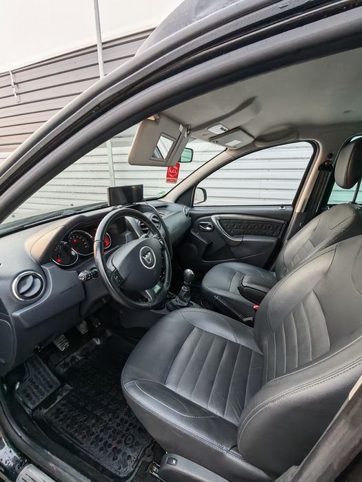 Vând Dacia Duster
