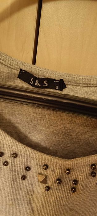 Дамски рокли с къс рък