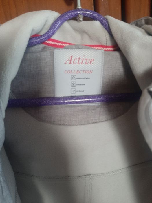 Продам куртку женскую