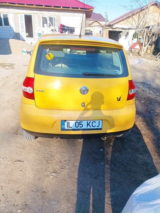 Vând Volkswagen Fox an 2011