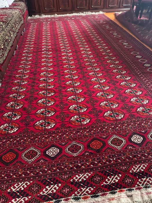 Туркімен кілем бар