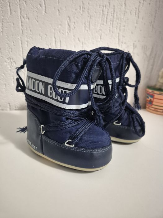 Детски апрески  Moon boot