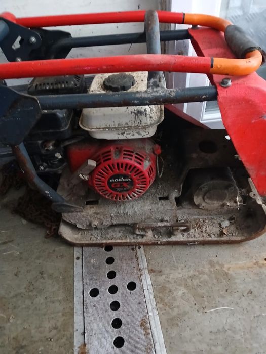 Vând scule de construcție