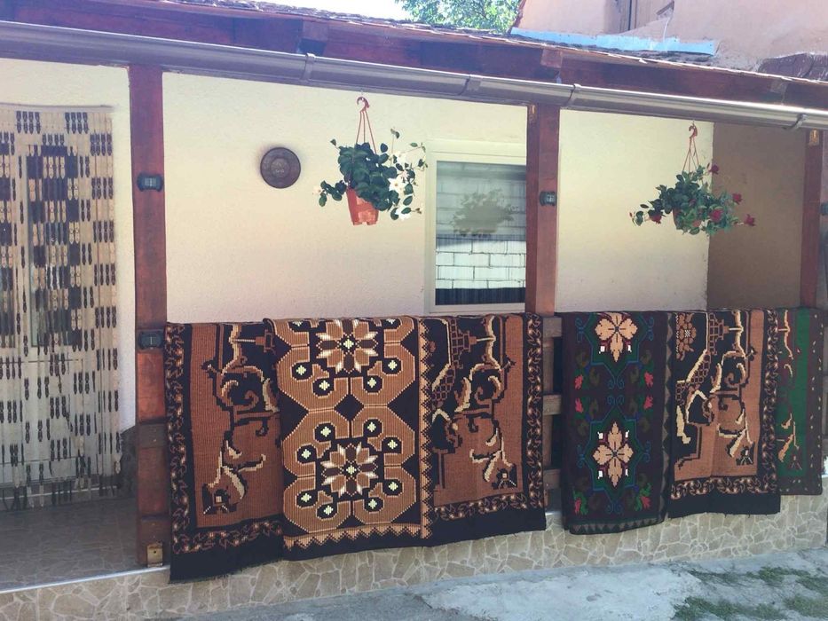 Covoare din lana tesute manual