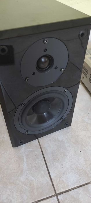Yamaha RX-E 400 + оригиналните тонколони + Дистанционно