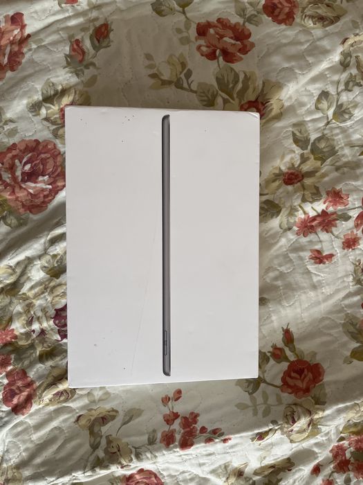 продаю ipad 9 64 гб тёмно серого цвета