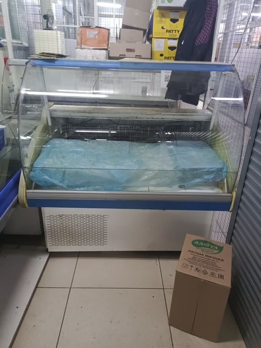 Продам витрину холодильную