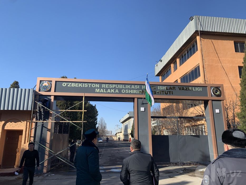 Banner Abyomni bukva tashqi ichki reklama