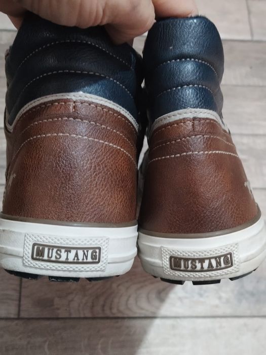 Ghete Mustang Nr 45 , 46