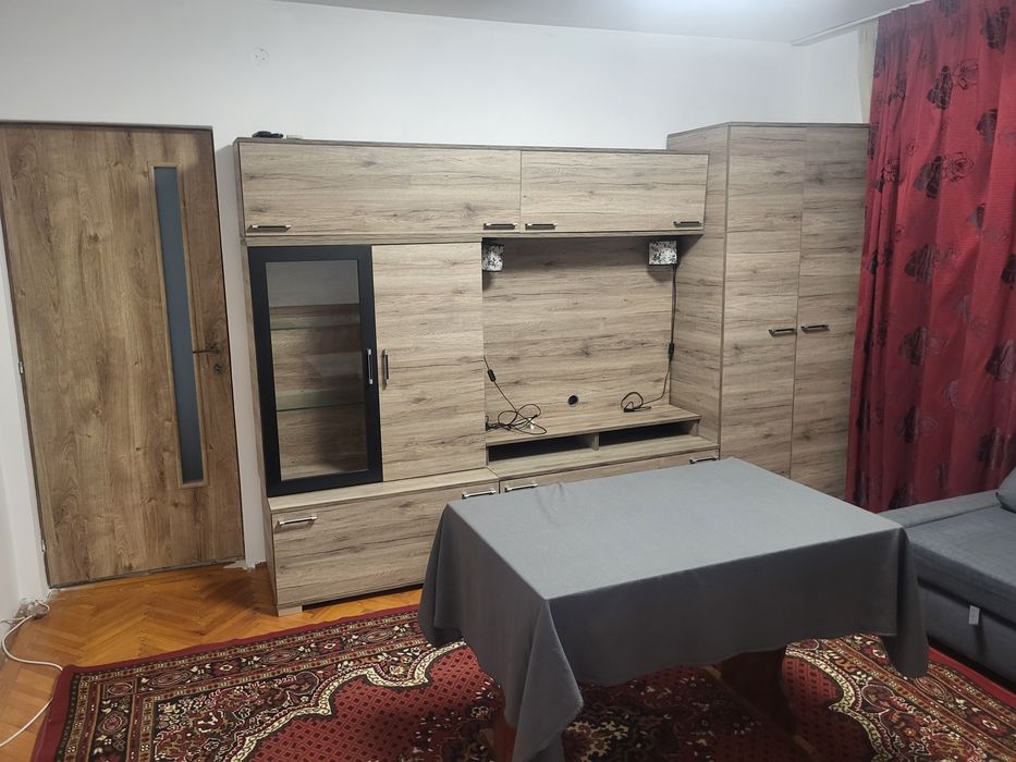 Inchiriez apartament semidecomandat 3 camere Giulesti