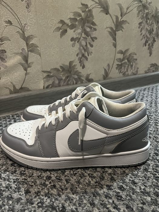 Jordan Low Grey/White