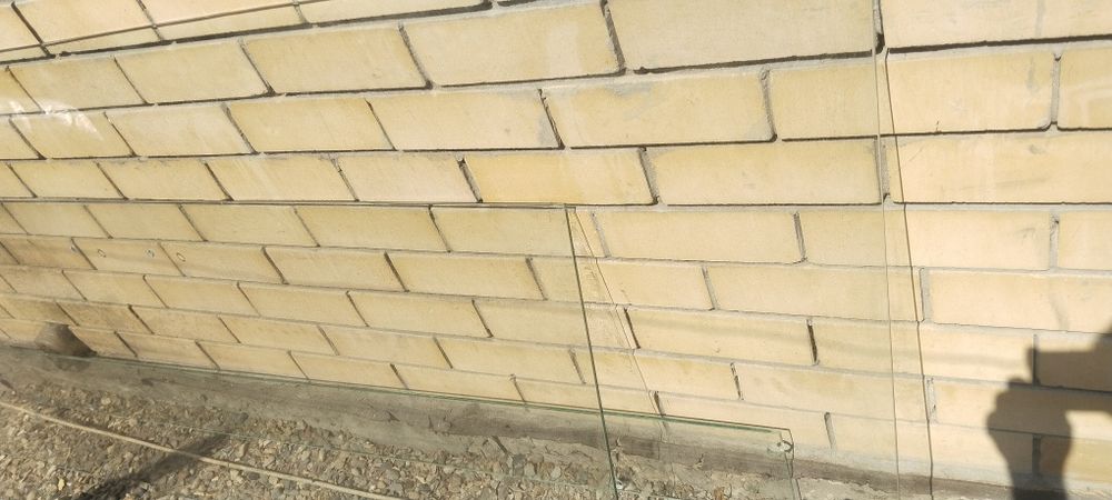 Продам стекло на душевую кабину