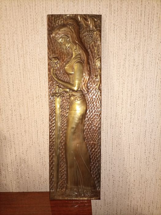 Чеканка девушка !