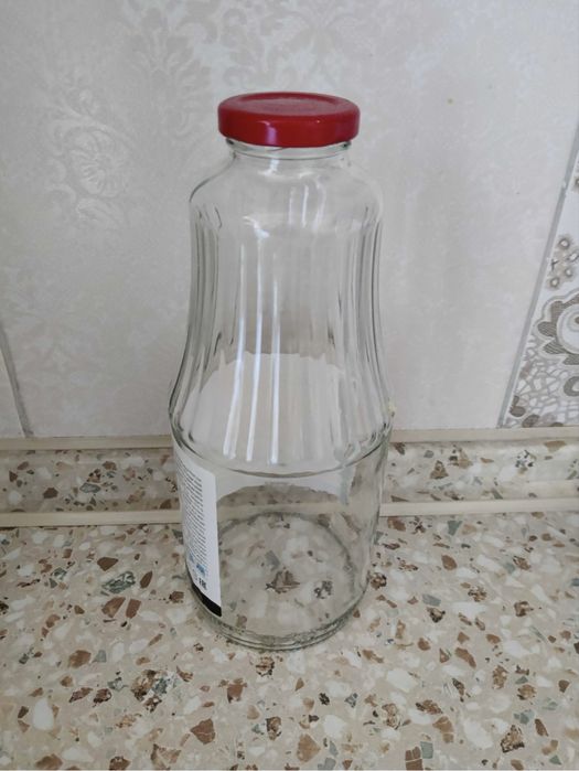 бутылки от соков с крышками,  банки стекляные