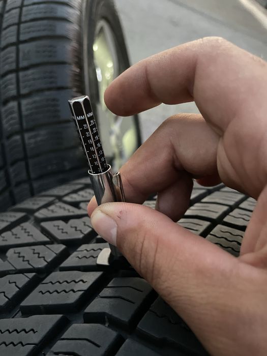 4 броя 5x127 джанти с гуми за grand Cherokee 5x127 със зимни гуми  265/50R20 7мм