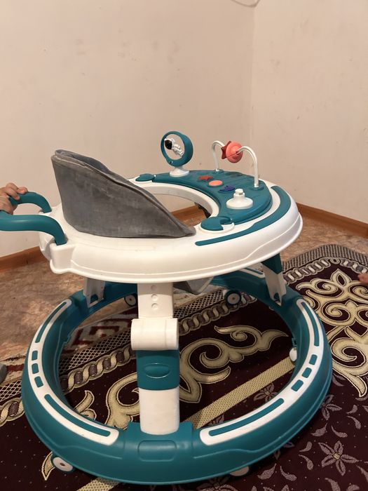 Продам Ходунки  отличные состояние.