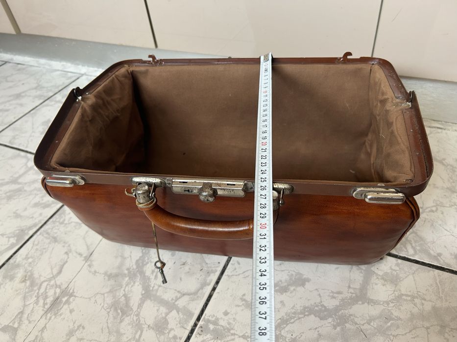 Geanta medic din piele veche de colectie