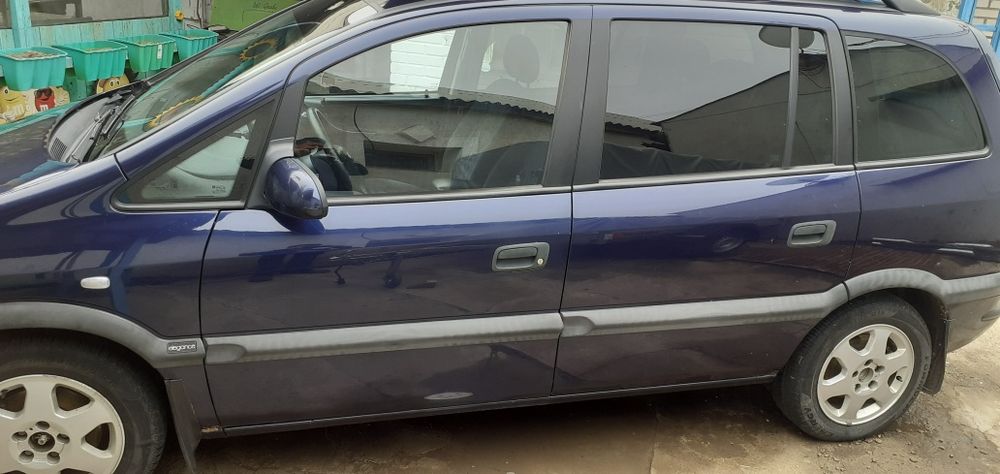 Продам Опель Зафира 1.8 2000
