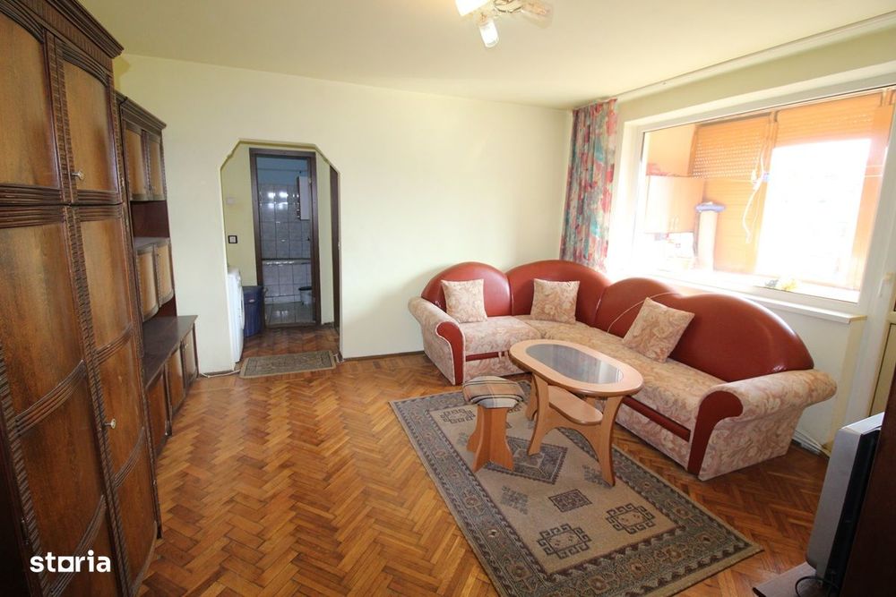Vând apartament cu 2 camere în Hunedoara, Central-Bd.Corvin, 46mp...