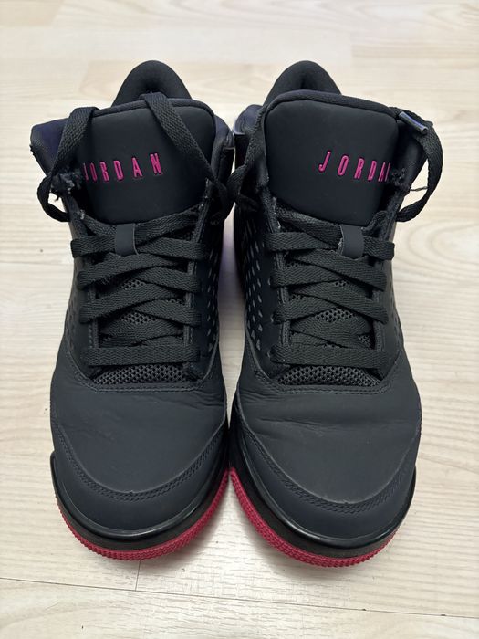 Продавам сиви маратонки Jordan,размер 37,5