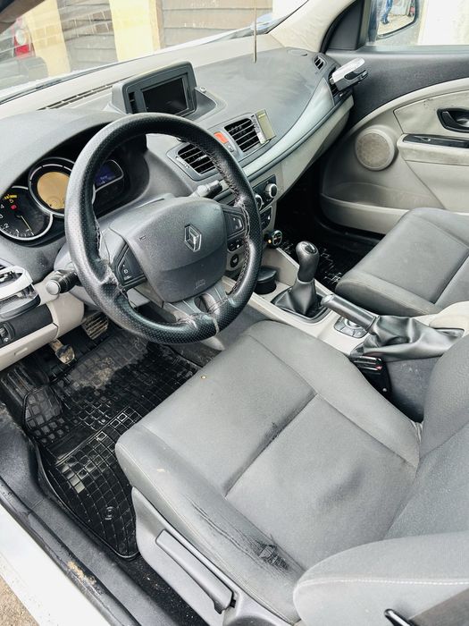 vand sau schimb renault megane