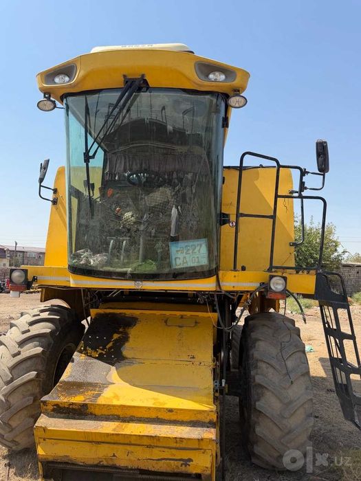 Зерноуборочный комбайн New Holland TC5.30