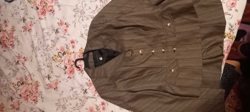 Дамски костюм 50-ти номер