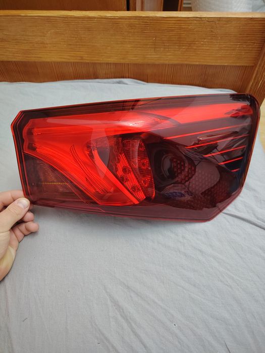 Far spate dreapta Toyota Avensis T27