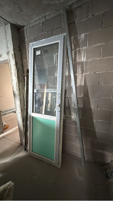 Балконная дверь с окном