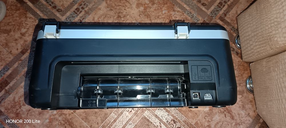 Продам Принтер и сканер цветной 3 в 1