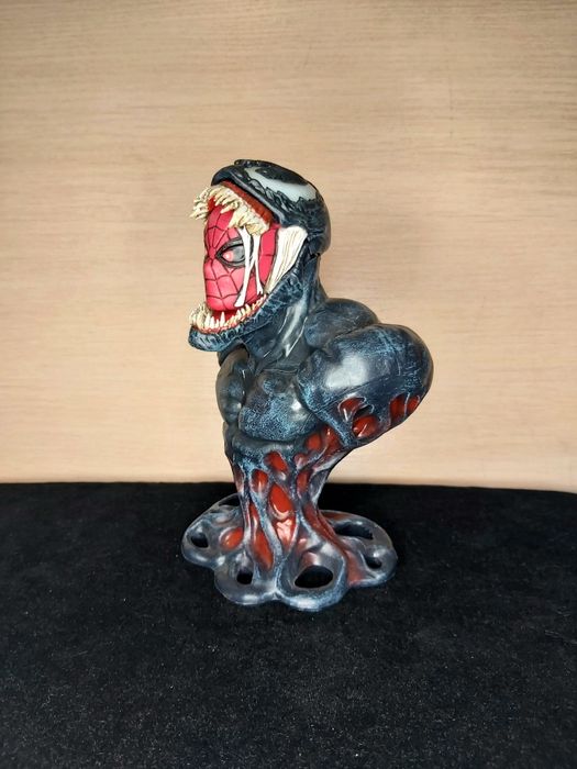 Venom vs Spider-Man Герои Марвел Статуэтка