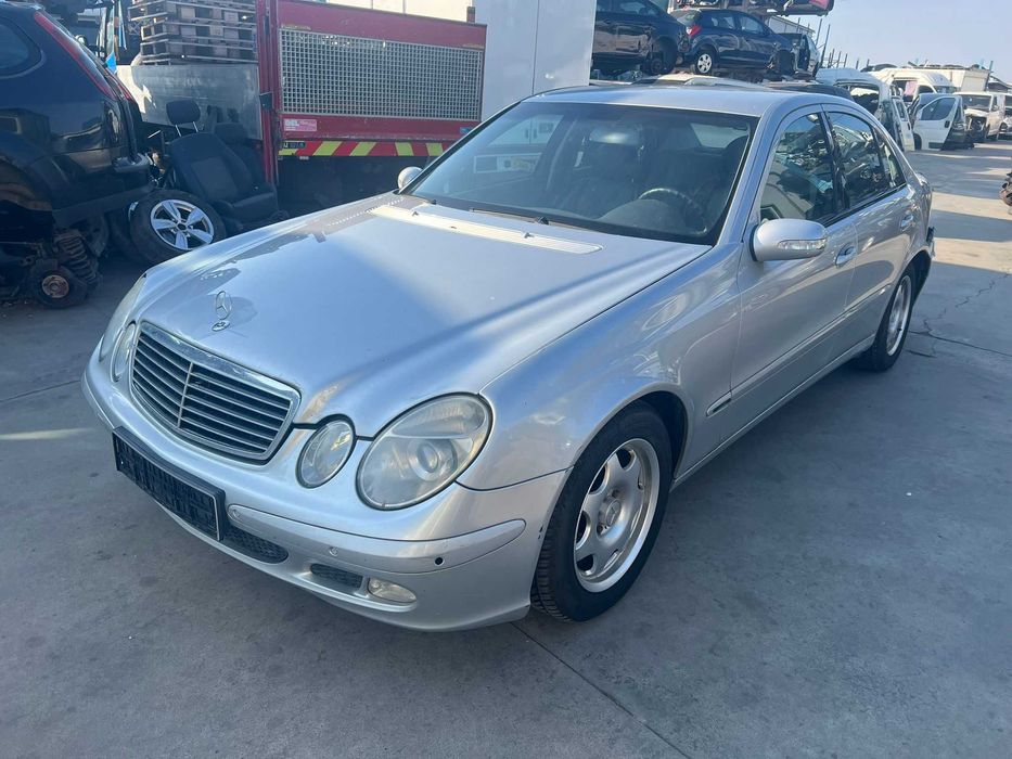Mercedes E class w211 2.2 cdi automat usor Avariat
