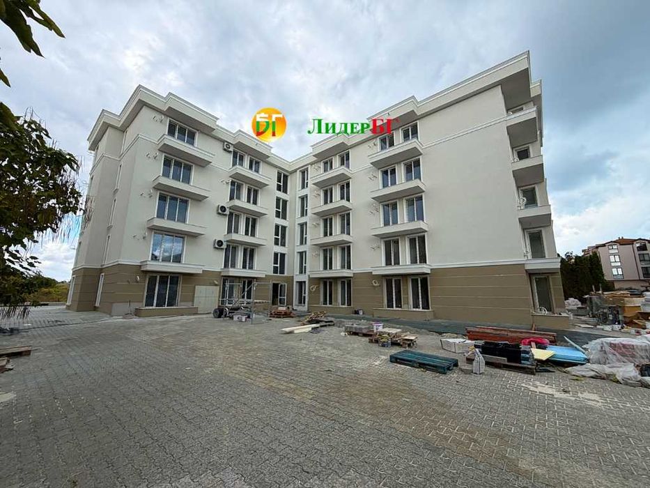 Нов двустаен апартамент без такса поддръжка в La Mer Gold Residence, Несебър