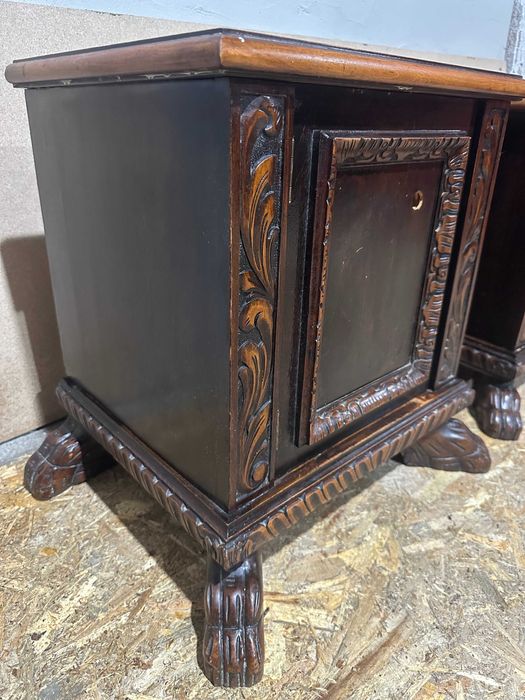 2 buc Noptiera Vintage din lemn Stil Neo Baroc cu elemente sculptate