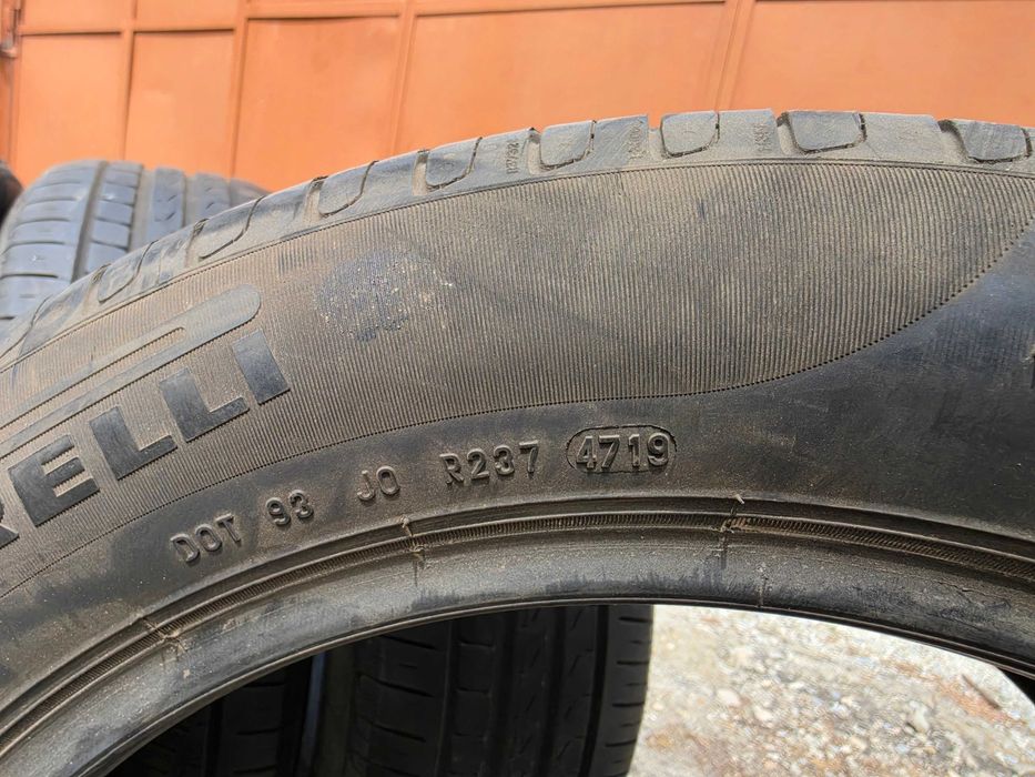4 бе. летни гуми 215/55/17 Pirelli DOT 4719 4,5-5