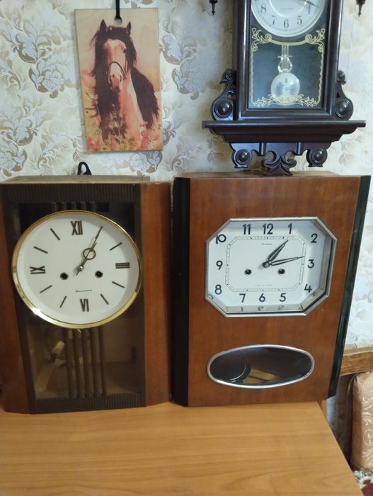 Продам часы настенные с боем.