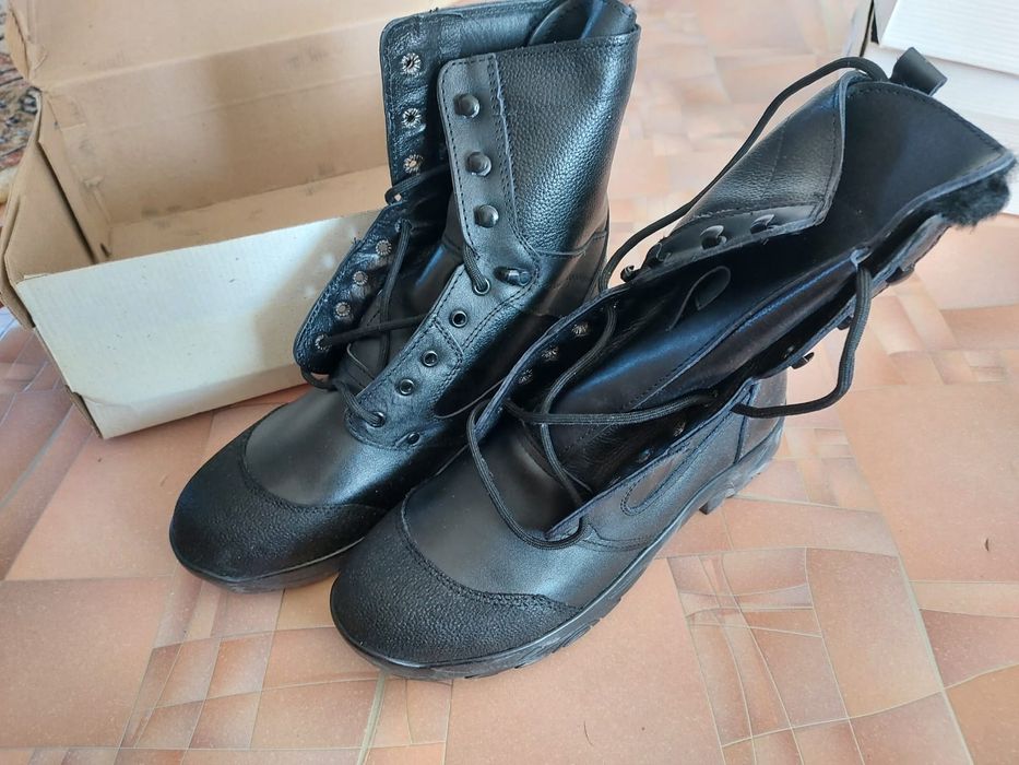 Продам берцы кожаные зимние