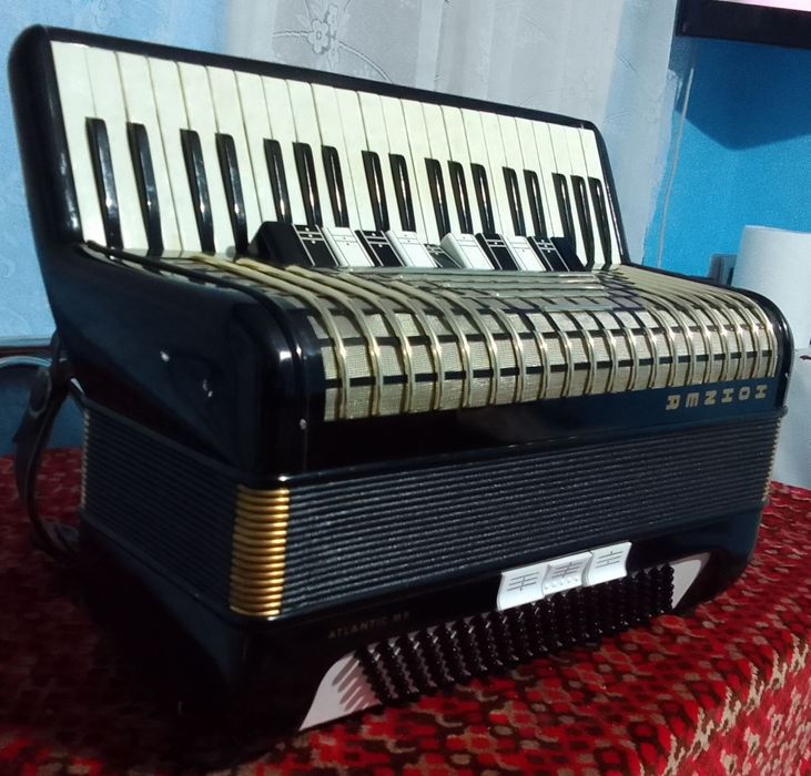 Vând Acordeon Hohner Atlantic III P