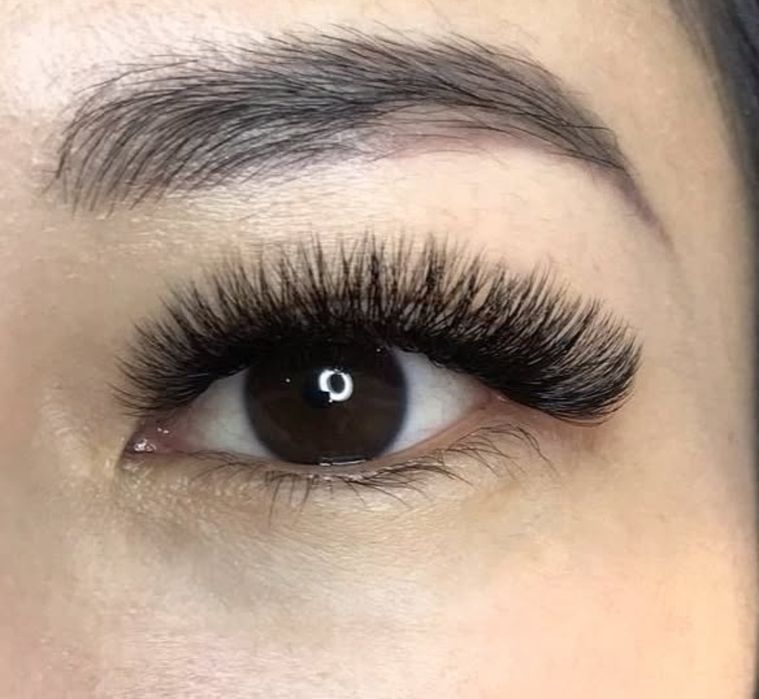 Наращивание ресниц - от 6500 любой объем