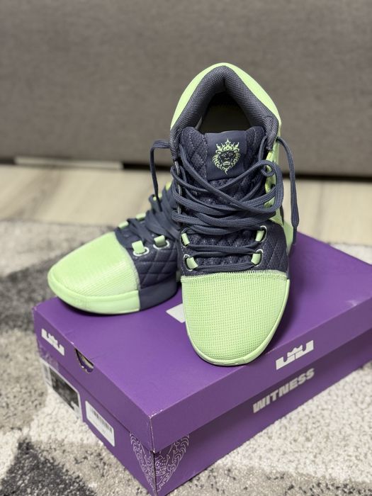 Adidasi Lebron Witness VIII