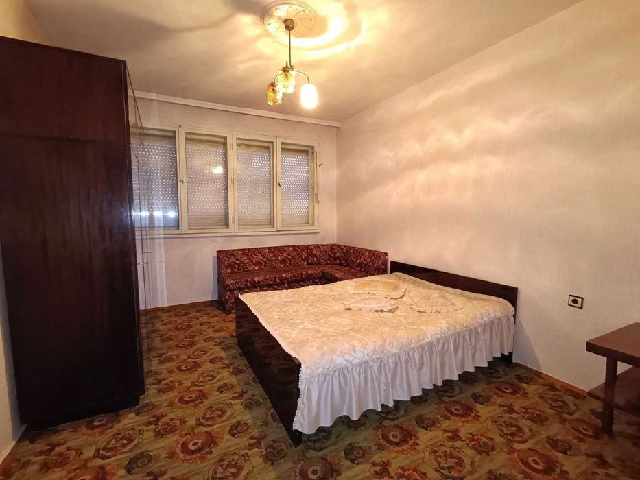 Четиристаен апартамент в кв. Акация