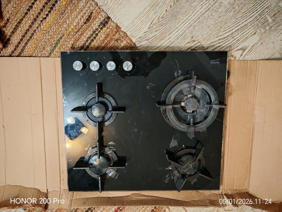 Plita incorporabila Beko  sticla neagra 9.5kw