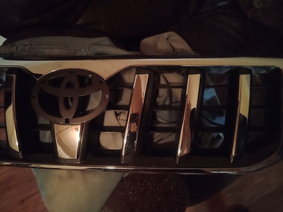 Prado , решетка радиатора