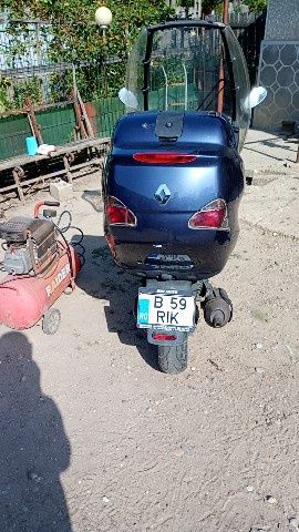 Vând motoreta benelli