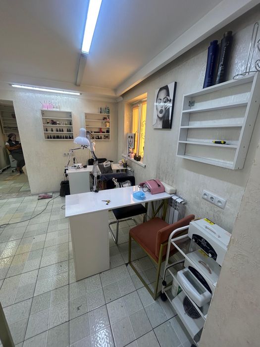 Сдам в аренду салон красоту
