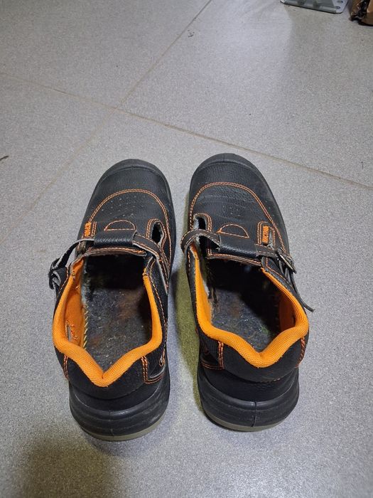 Продам Спецобувь 43 размер