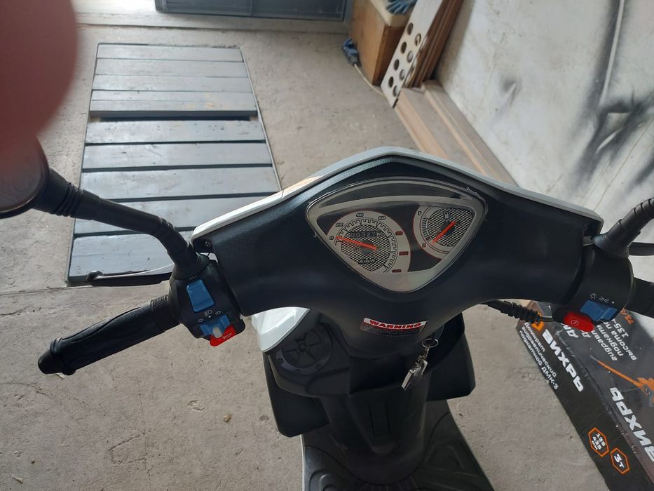 Продается скутер Корса.